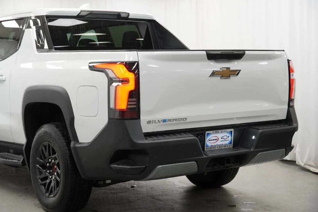 New 2026 Summit White Chevrolet LT - Extended Range image 35