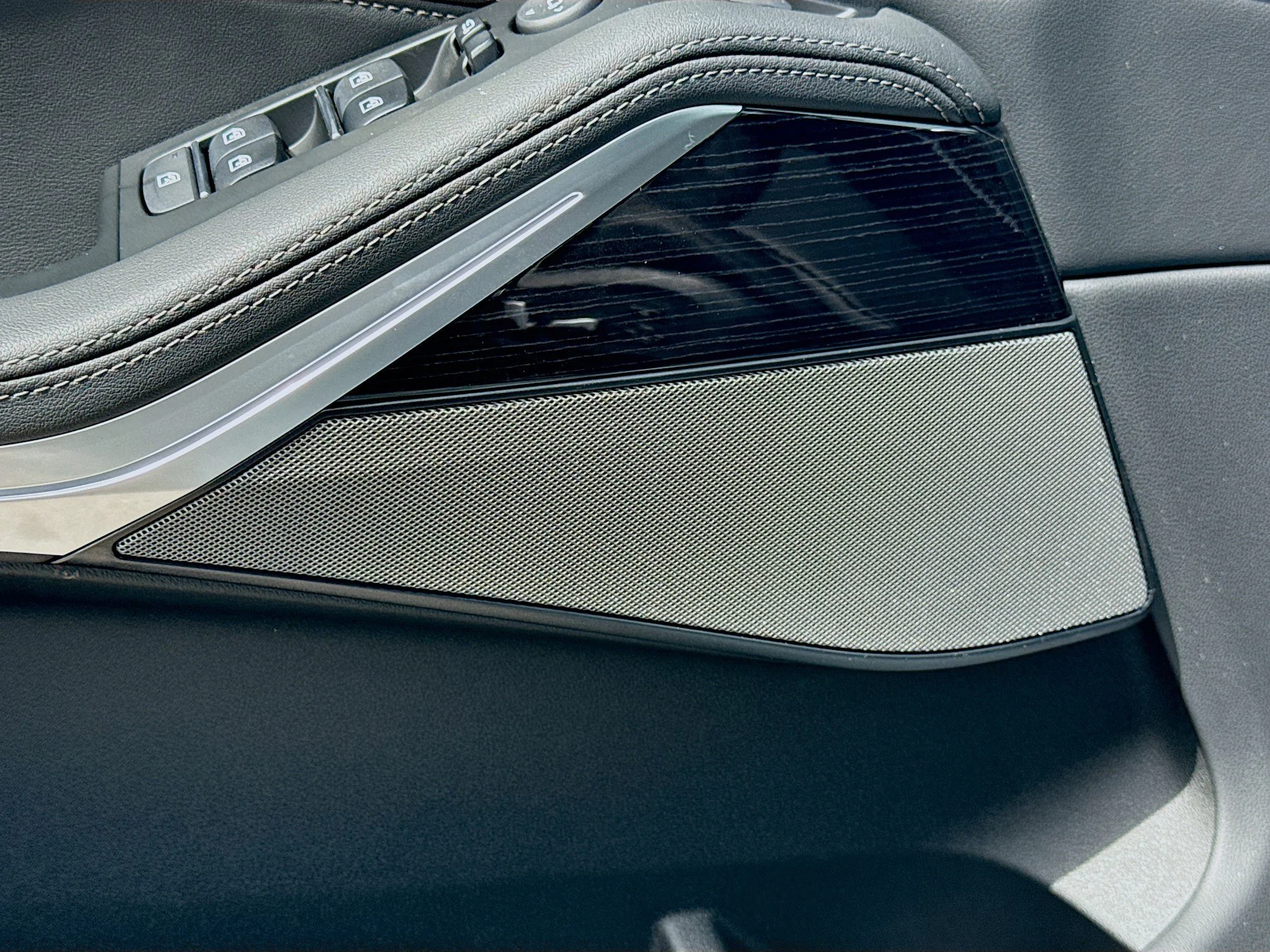New 2026 Brooklyn Grey Metallic BMW sDrive40i image 24