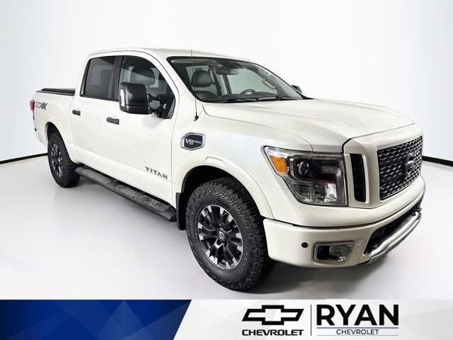 2017 Nissan Titan PRO-4X 4X4 Crew Cab's photo