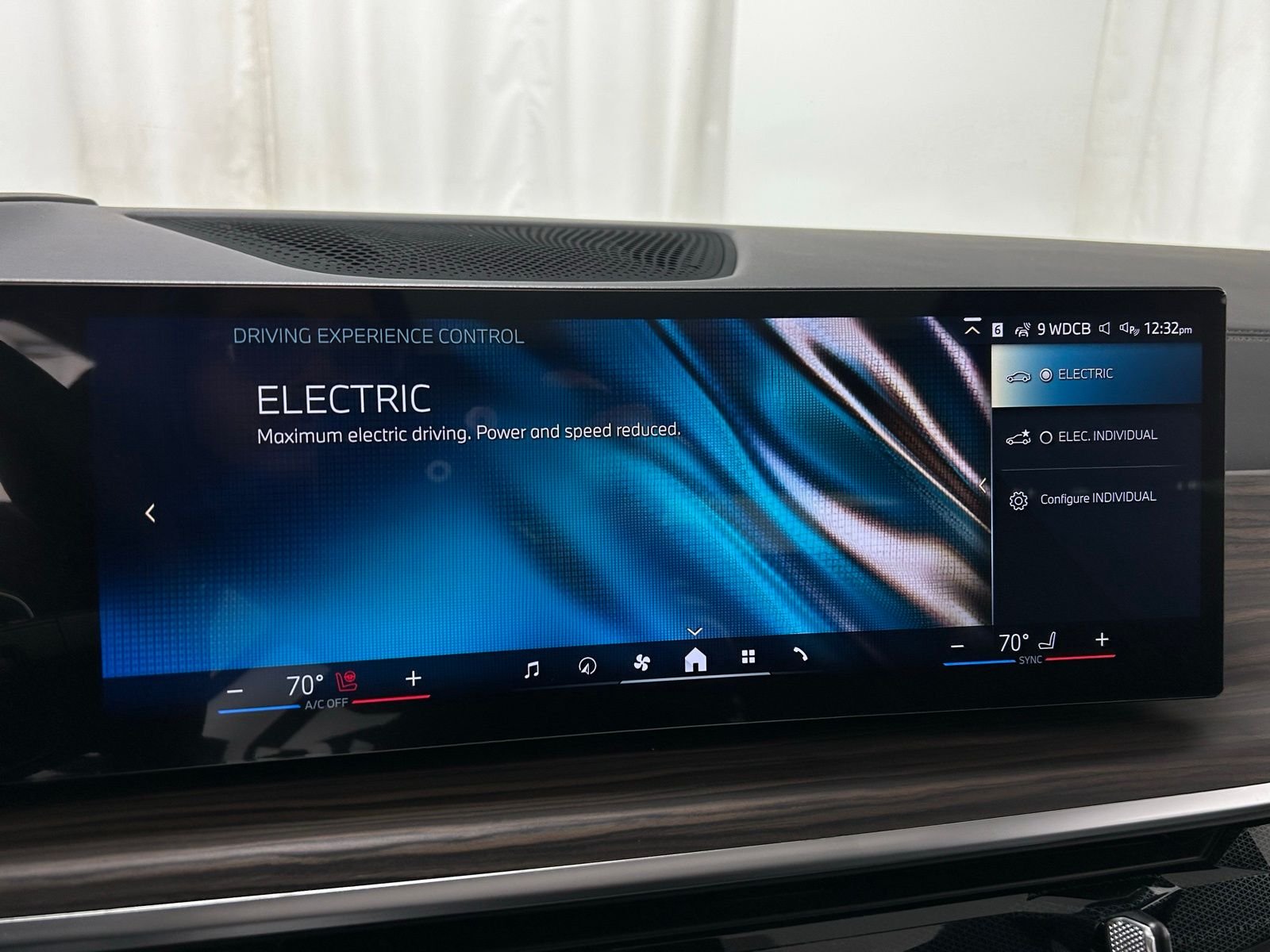 New 2026 Dravit Gray Metallic BMW xDrive50e image 15