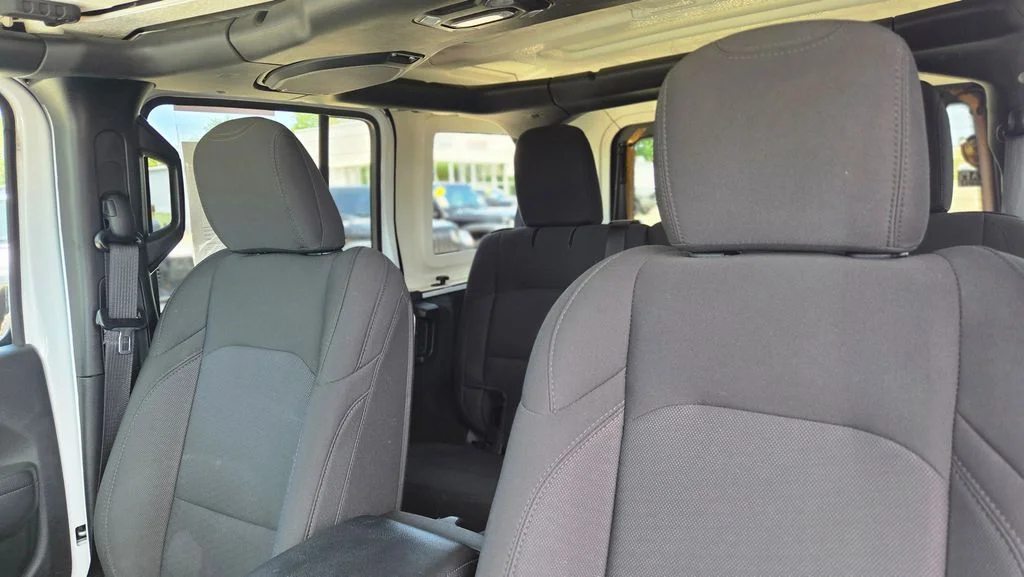 Used 2022 White Jeep Unlimited Willys image 14