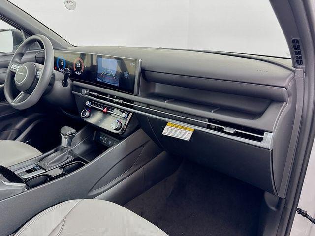 New 2026 White Hyundai SEL FWD image 40