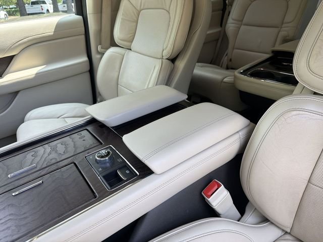 Used 2019 Black Lincoln Reserve image 21
