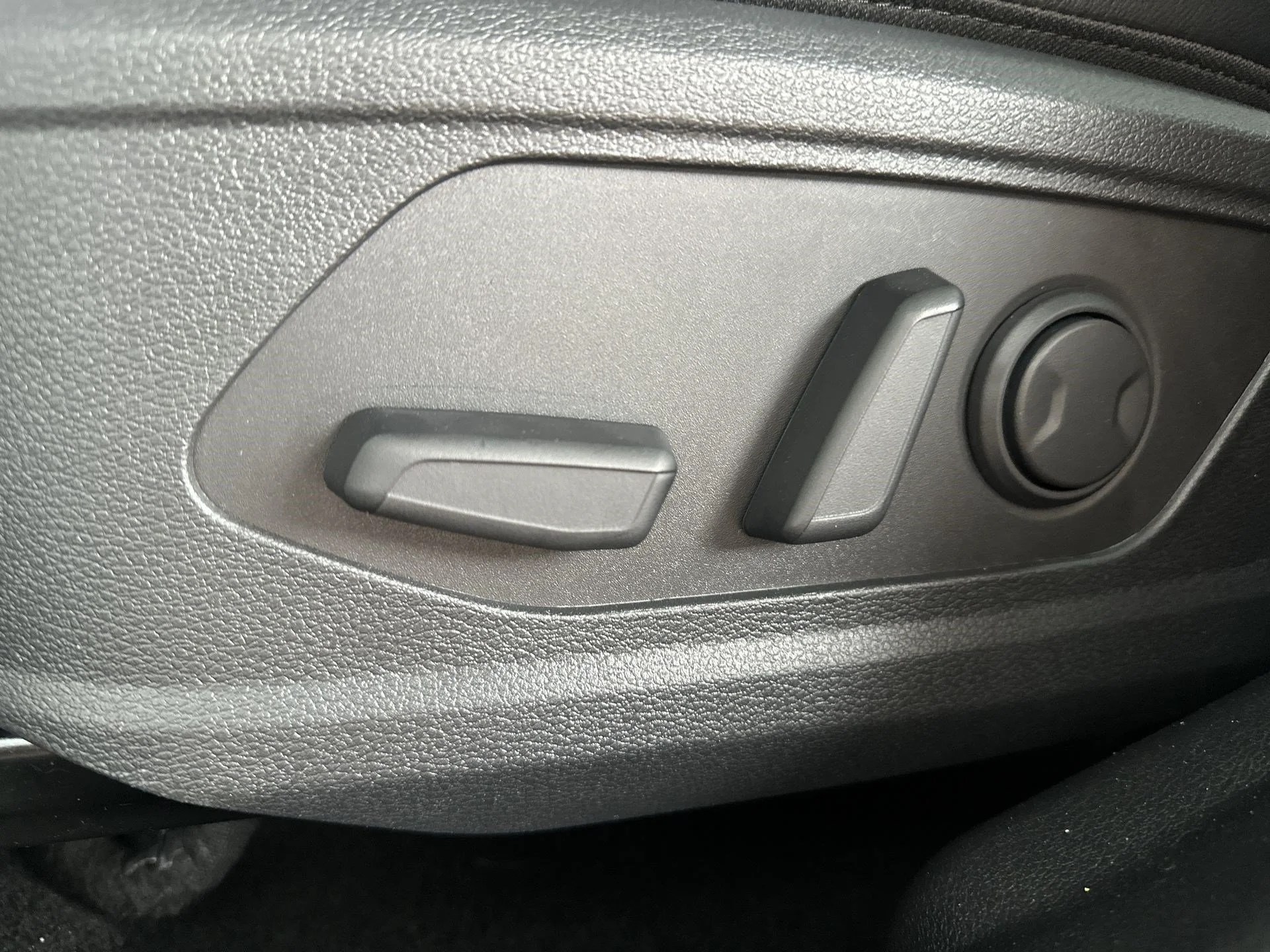 New 2026 Ebony Black Kia EX image 16