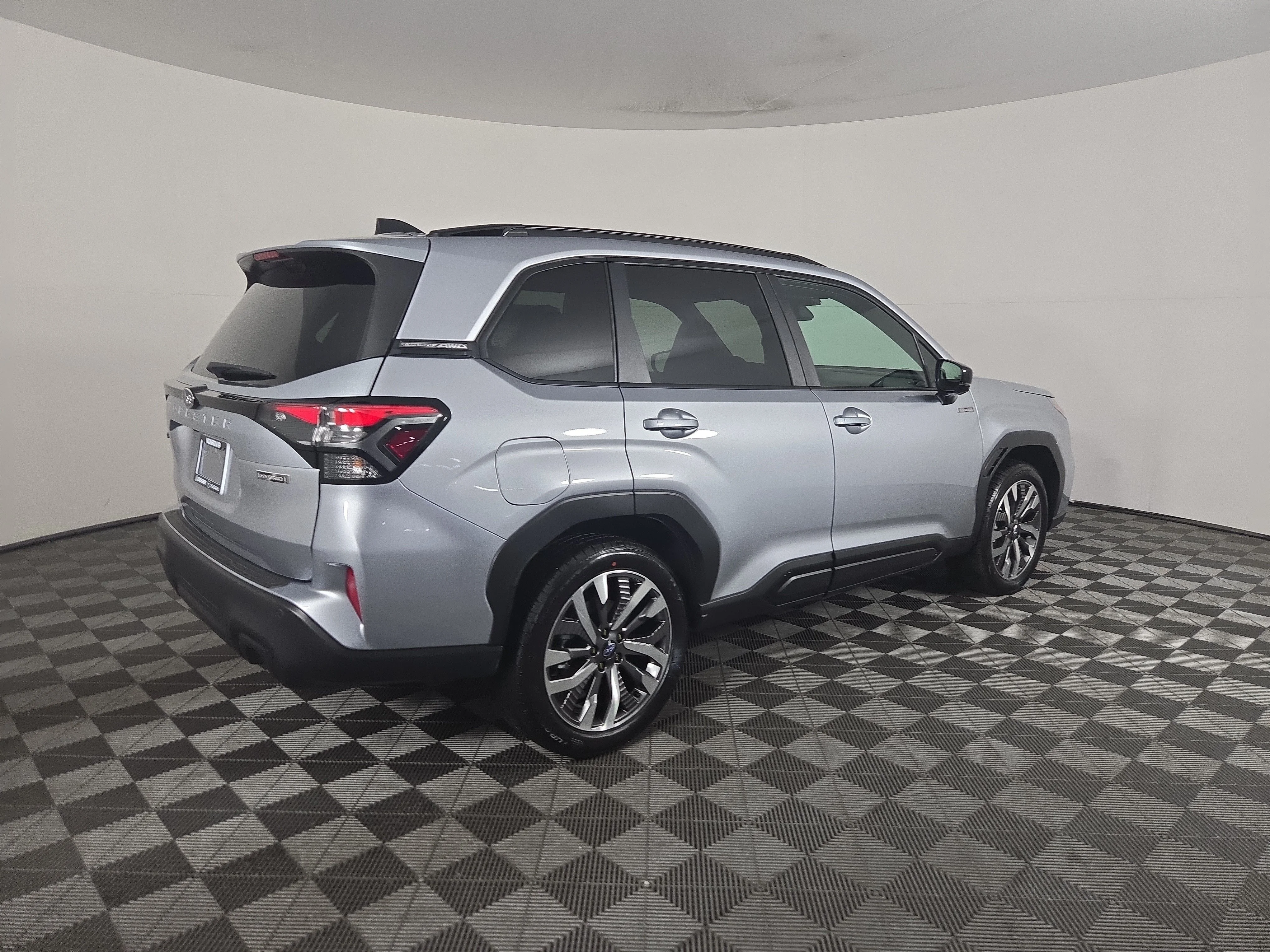 New 2026 ICE SILVER METALLIC Subaru Touring Hybrid image 4