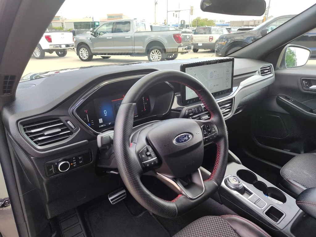 Used 2024 Carbonized Gray Metallic Ford ST-Line image 11