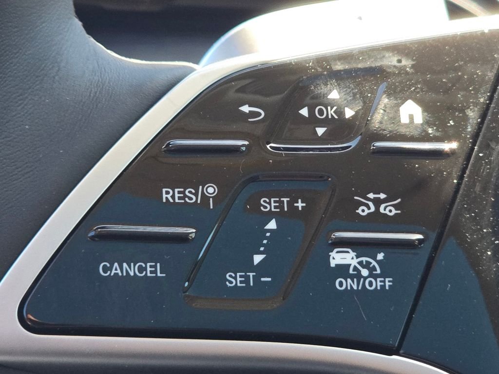 New 2026 MANUFAKTUR Moonlight White Metallic Mercedes-Benz GLE 450 image 37