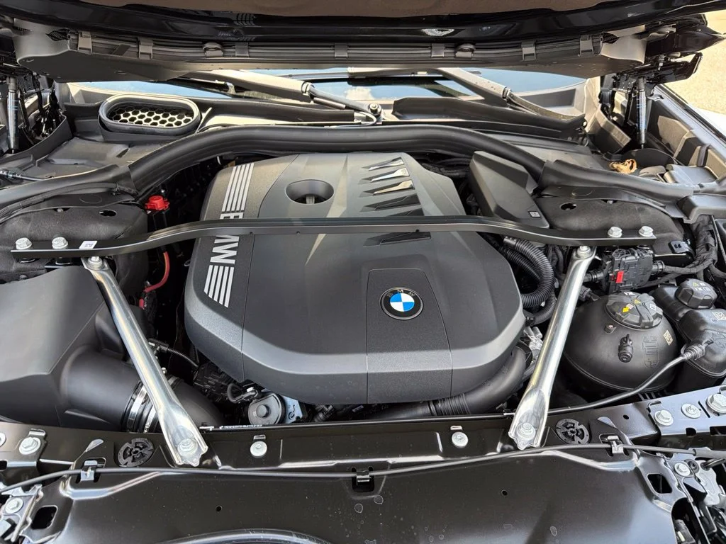 New 2027 Black BMW 740 xDrive image 13
