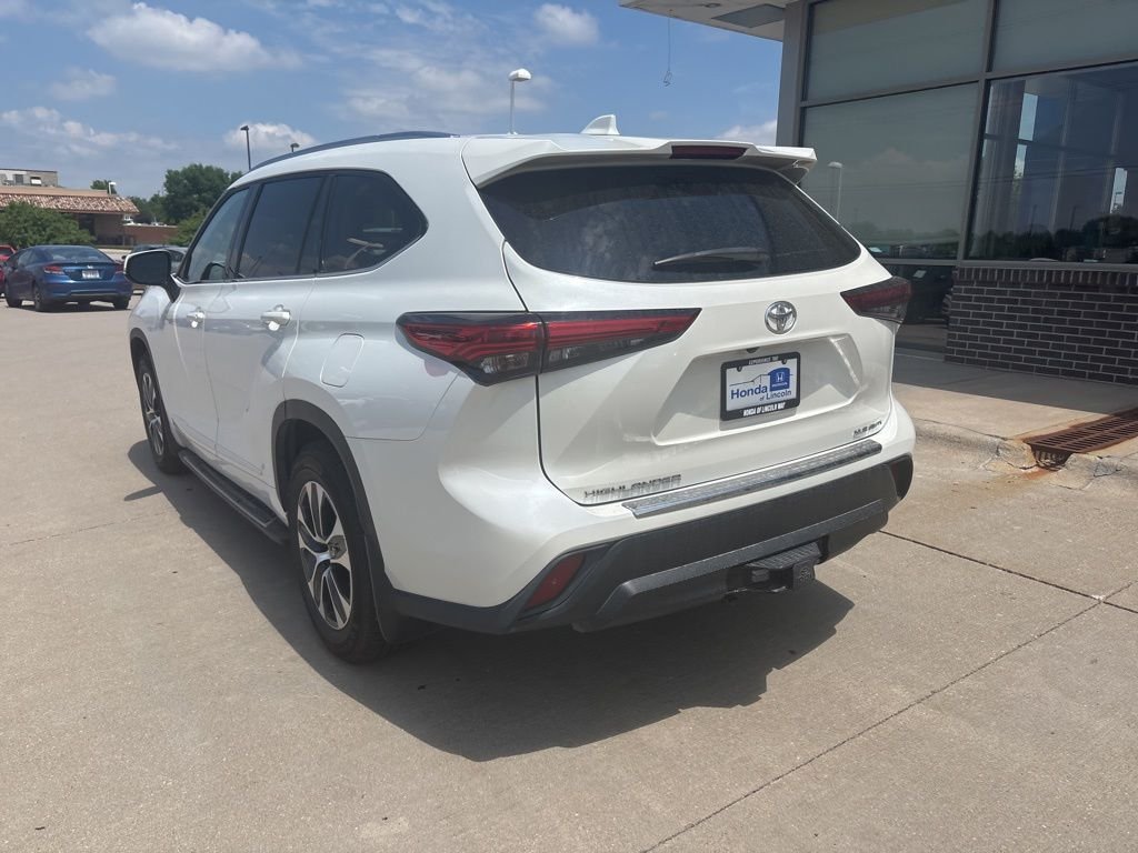 Used 2021 Blizzard Pearl Toyota XLE image 7