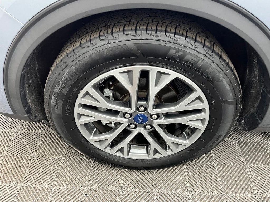 Used 2022 Blue Ford SEL image 17