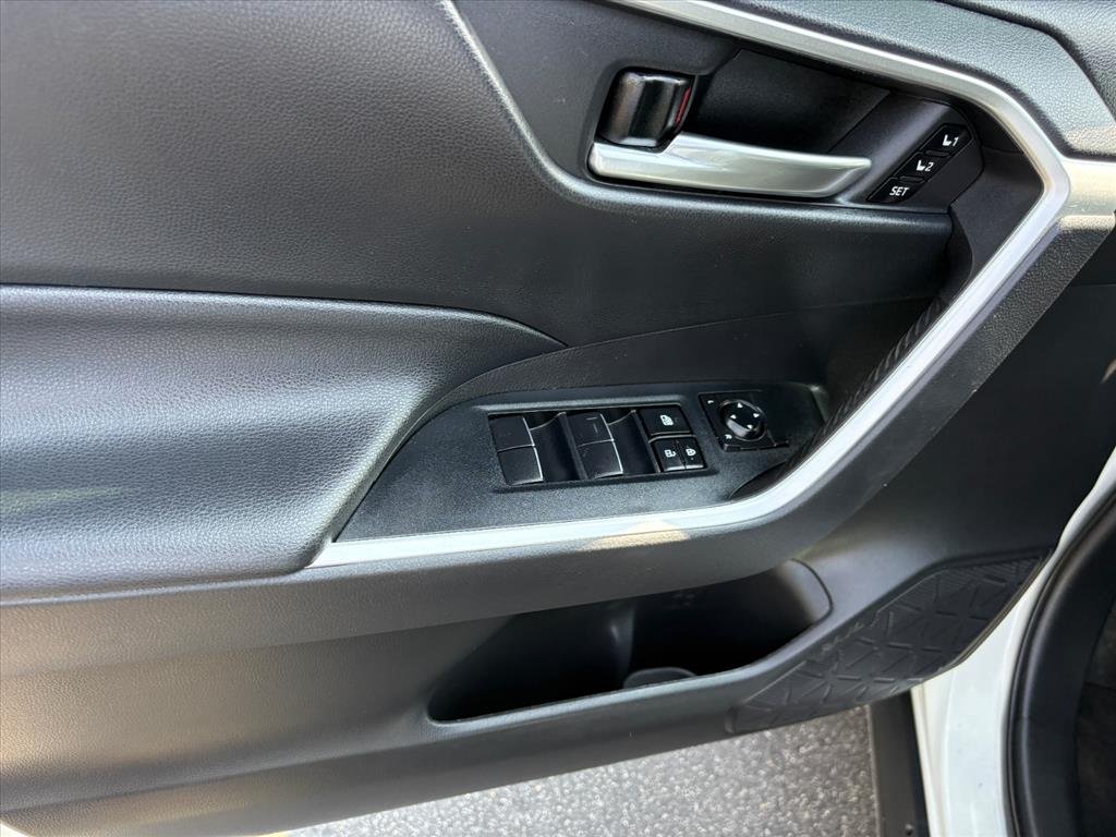 2021 Toyota RAV4 XLE Premium - Photo 21