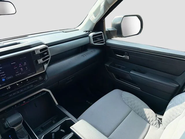 Used 2024  Toyota SR5 image 24