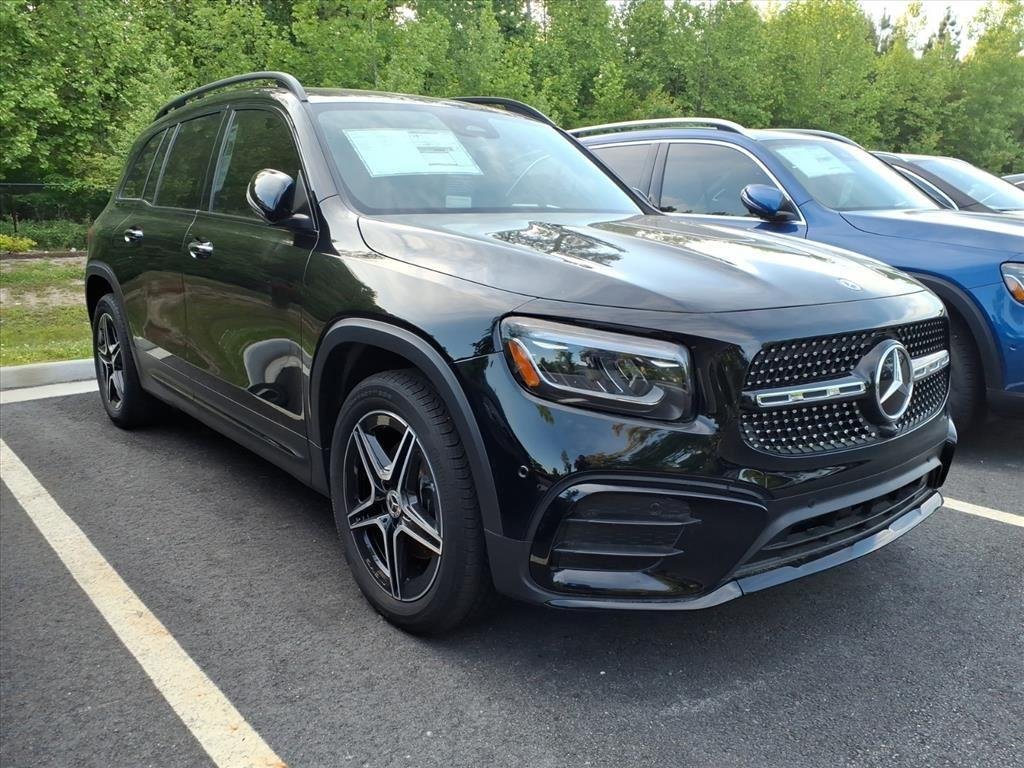 New 2025 BLACK Mercedes-Benz GLB 250 image 25