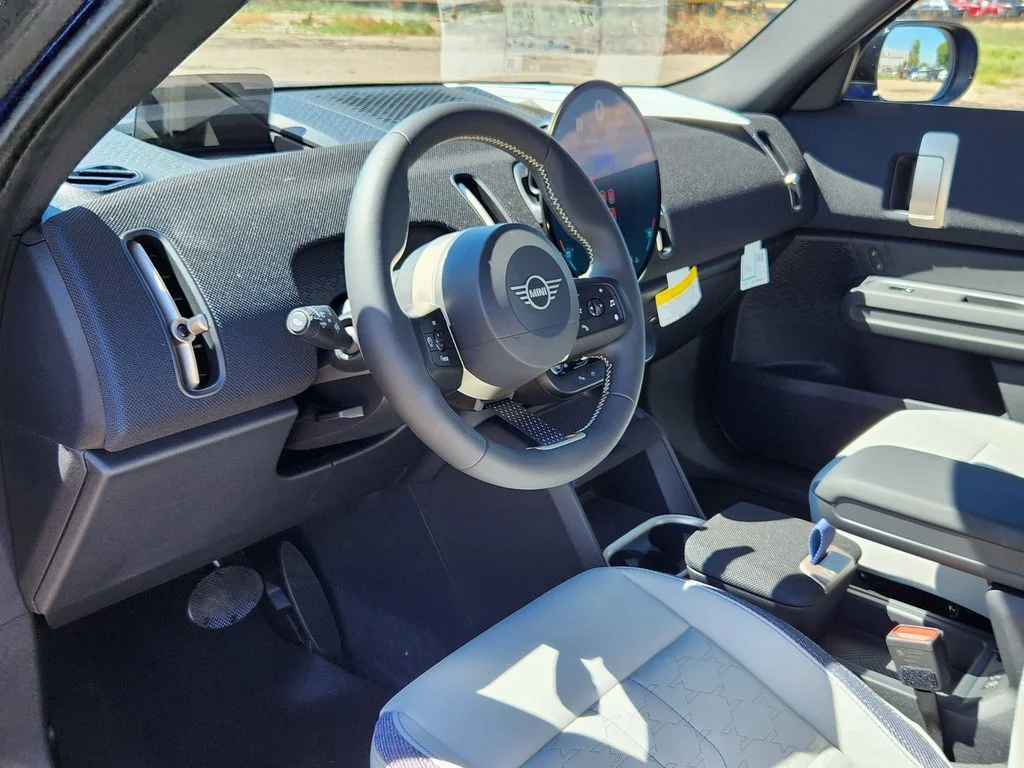 New 2027 Blazing Blue Metallic MINI S Oxford Edition image 9