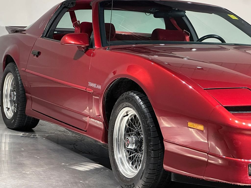 Used 1987 Red Pontiac  image 17