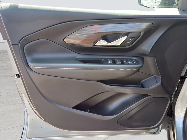 Used 2023 Silver GMC SLE image 16