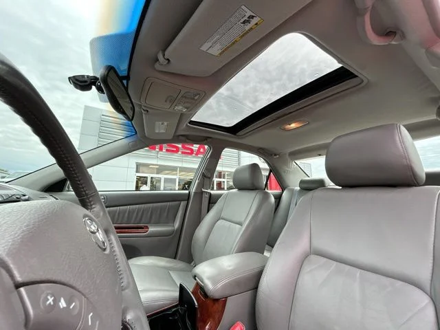 Used 2005 Phantom Gray Pearl Toyota XLE image 35