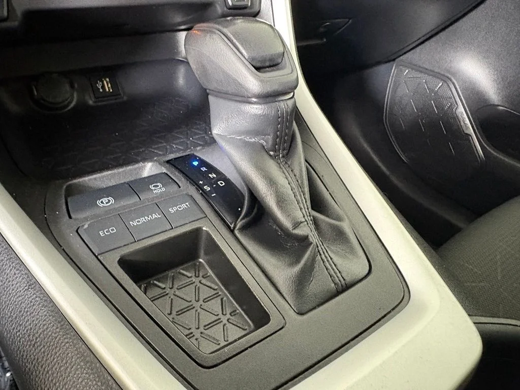 Used 2025 Red Toyota XLE image 37