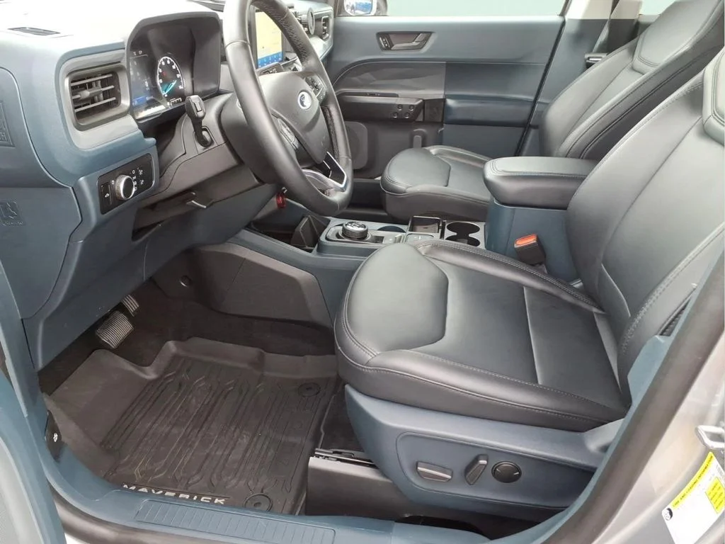 Used 2024 Silver Ford Lariat image 19