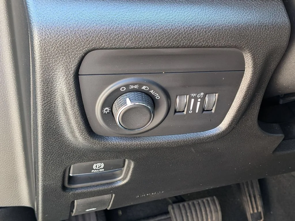 Used 2026 Black Jeep Altitude image 15