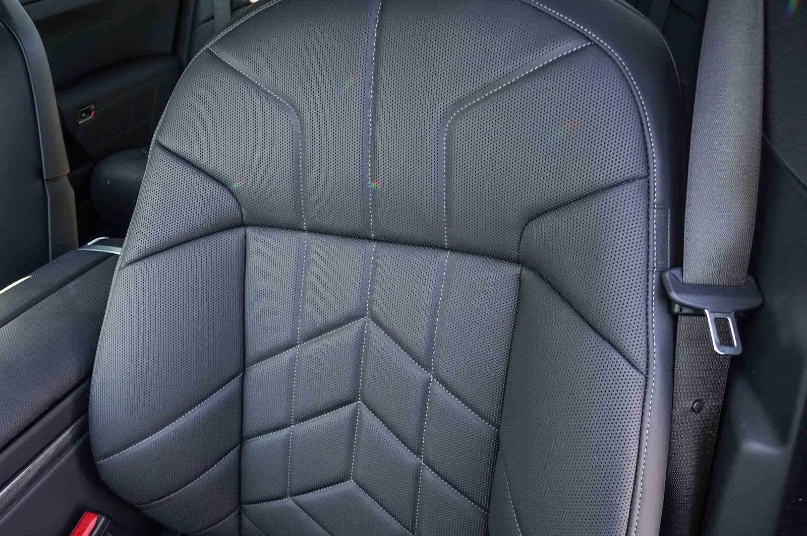 New 2026 Brooklyn Grey Metallic BMW xDrive60 image 27