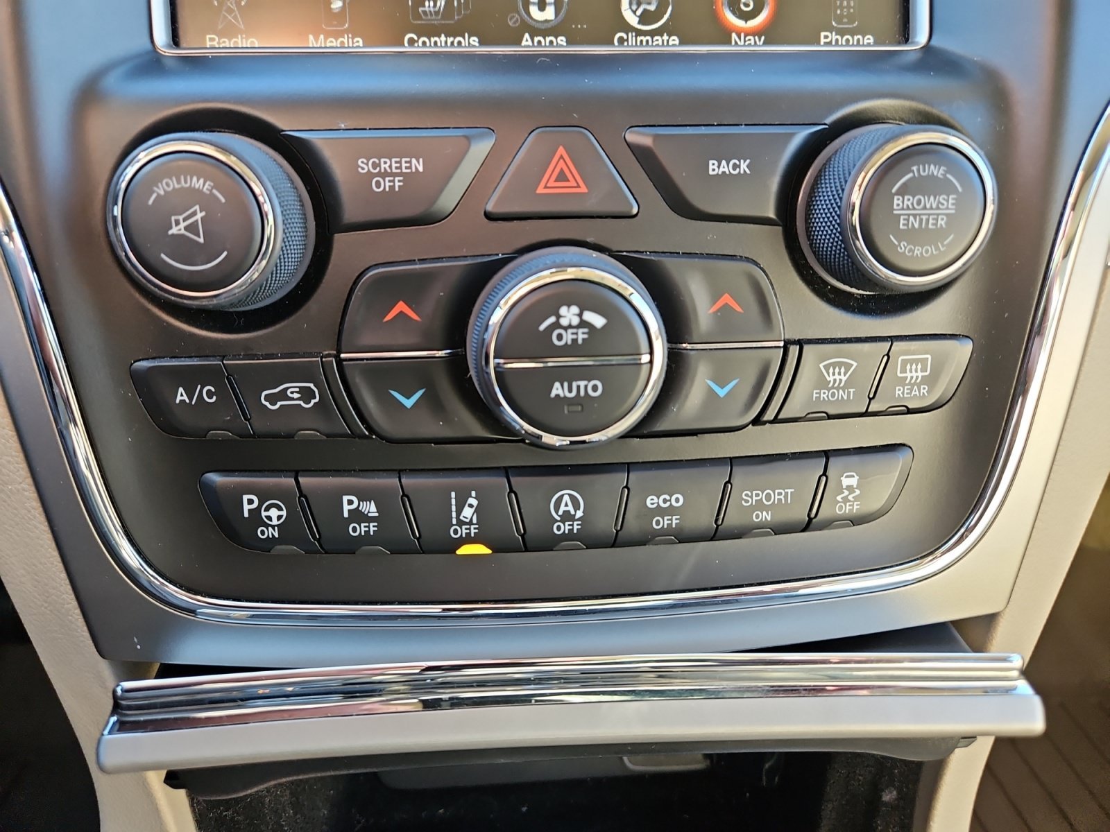 Used 2017 Black Jeep Overland image 28