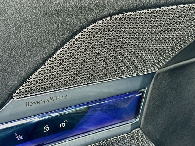 Certified Used 2024 Gray BMW xDrive60 image 19
