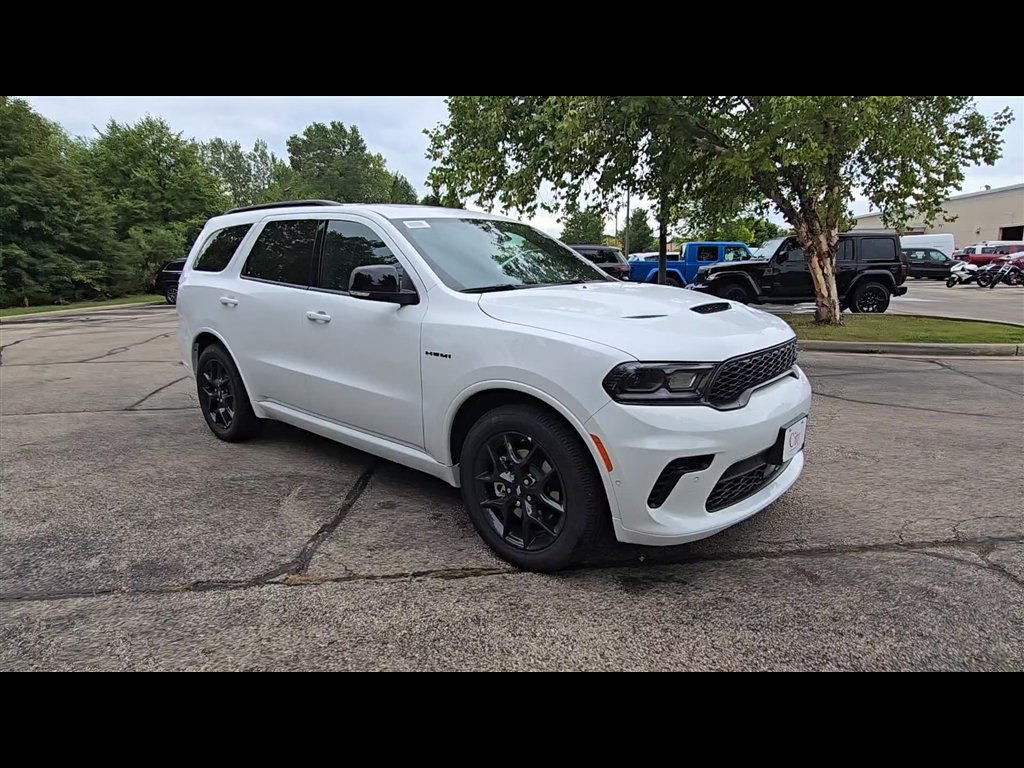New 2027 White Knuckle Clear-Coat Exterior Paint Dodge GT HEMI image 2