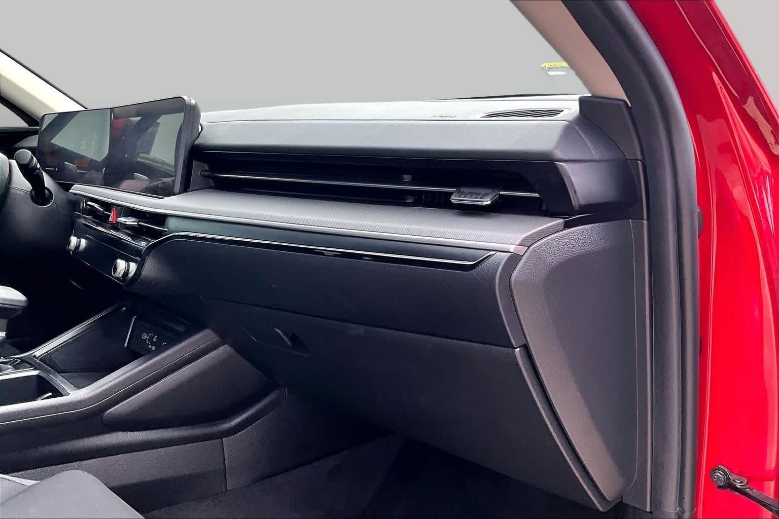 Used 2025 Runway Red Kia LXS image 33