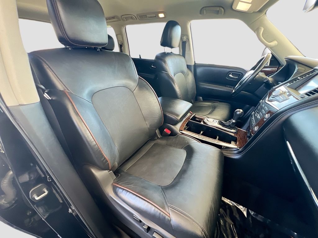 Used 2019 Super Black Nissan SL image 30
