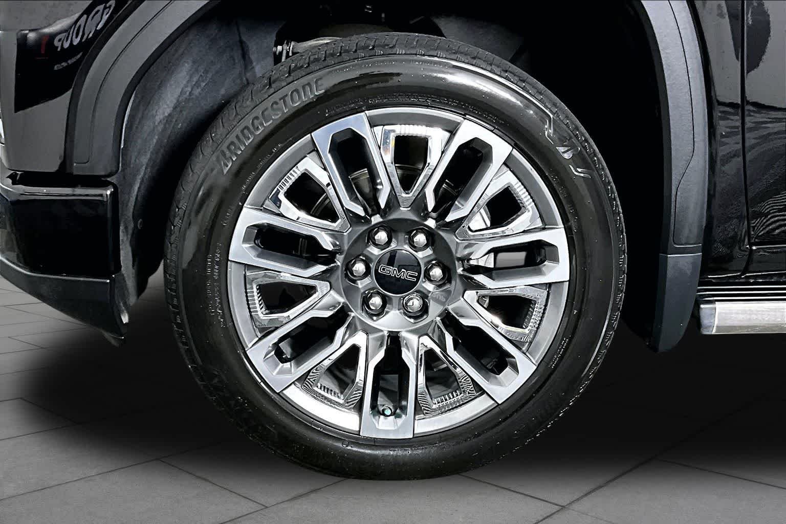 Used 2023 Onyx Black GMC Denali Ultimate image 11