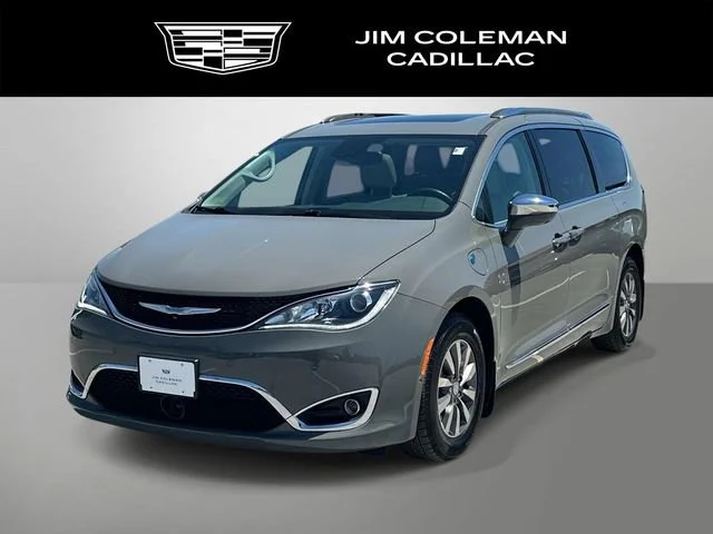 2020 Chrysler Pacifica Hybrid Limited's photo