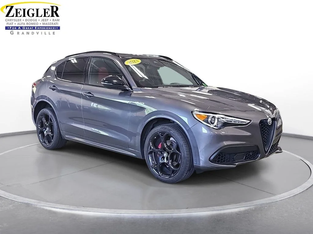 Used 2023 Gray Alfa Romeo Veloce image 3