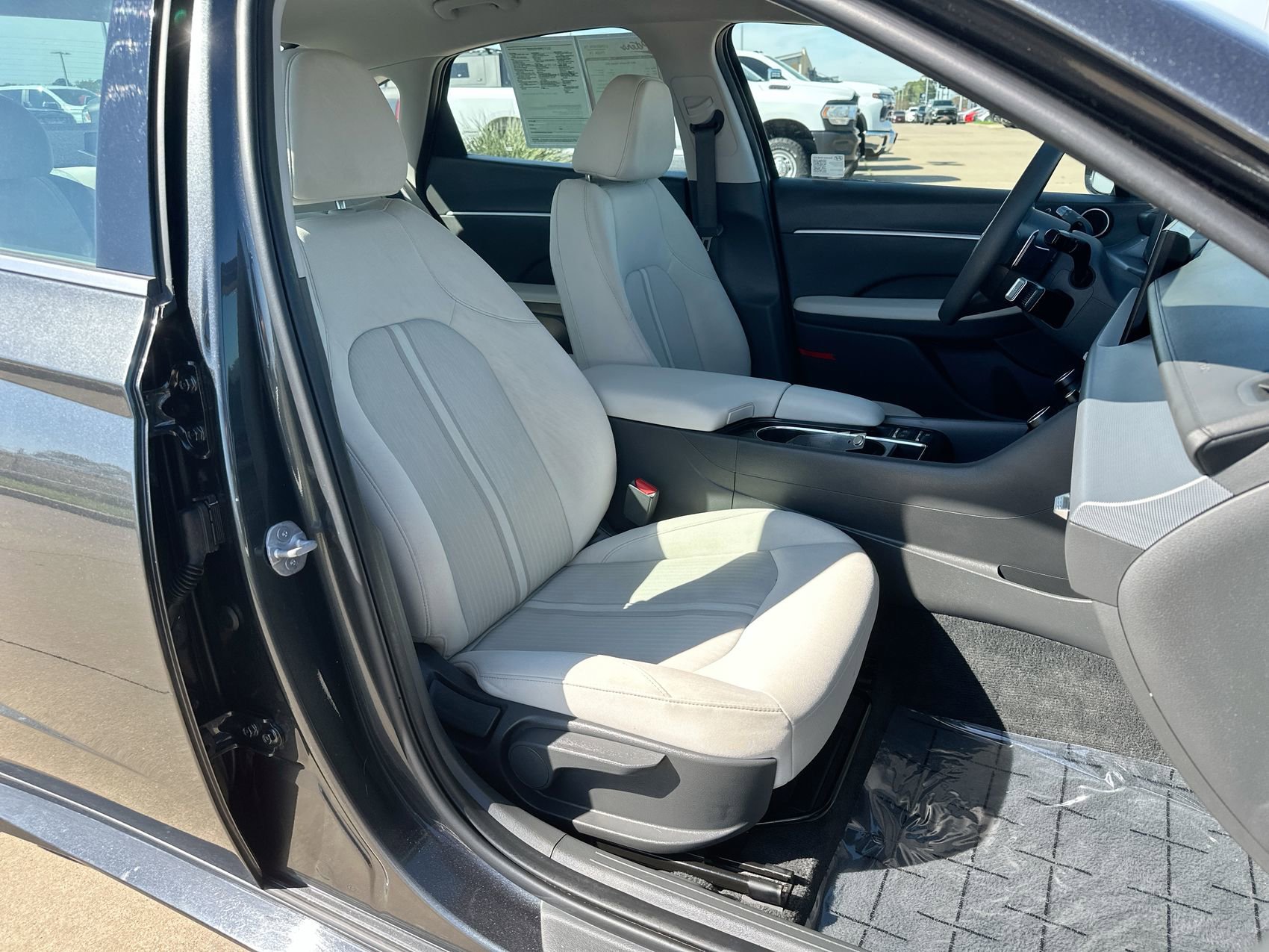 Used 2025 Portofino Gray Hyundai SEL image 23