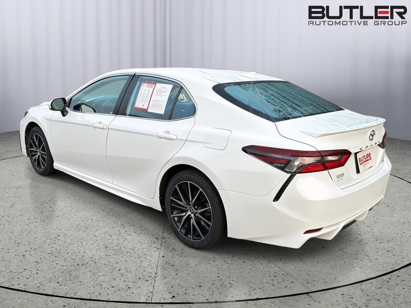 Certified Used 2023 Ice Cap Toyota SE image 4