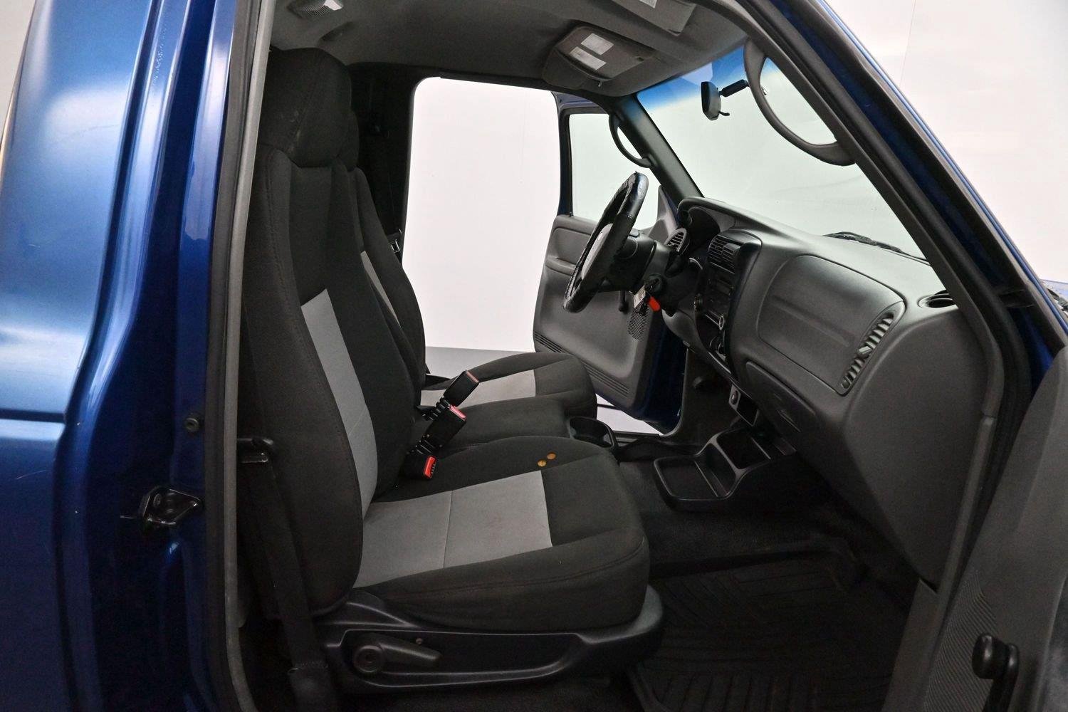 Used 2008  Ford XL image 18