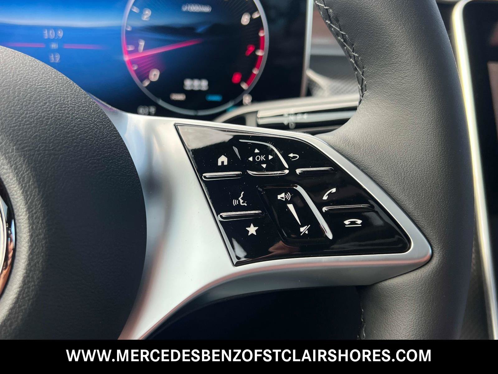 New 2027 Graphite Grey Metallic Mercedes-Benz GLC 300 image 28