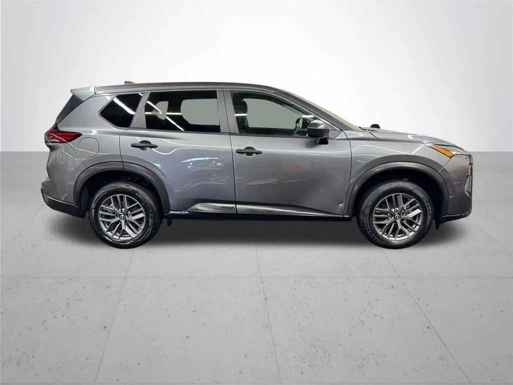 Used 2024 Gray Nissan S image 9