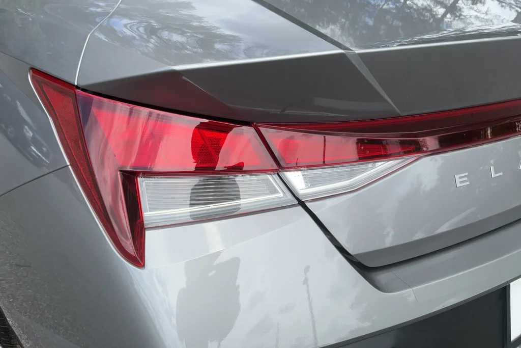 2024 Hyundai Elantra SE - Photo 27