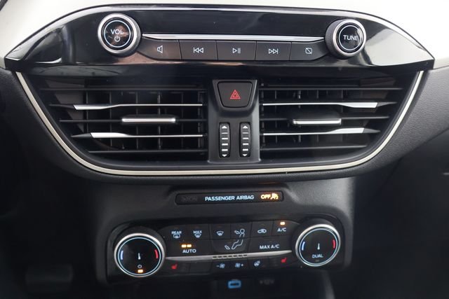 Used 2022 Red Ford SE image 15