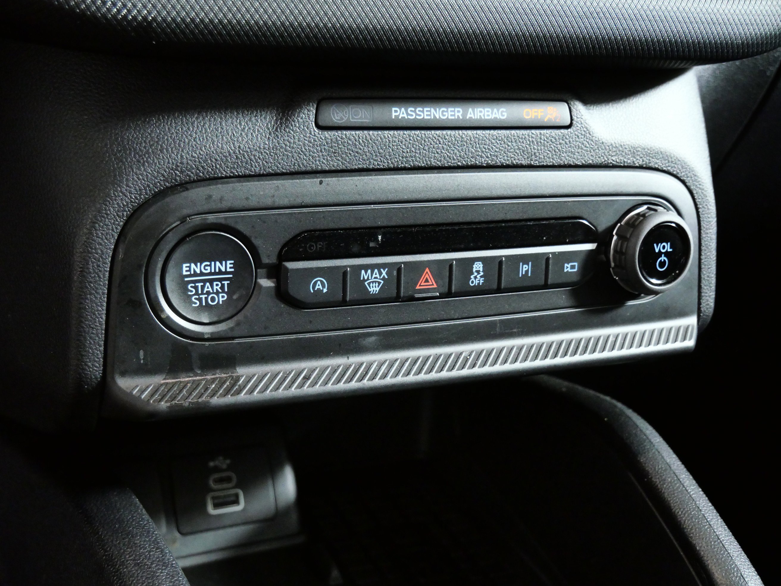 Certified Used 2025 Shadow Black Ford Outer Banks image 21