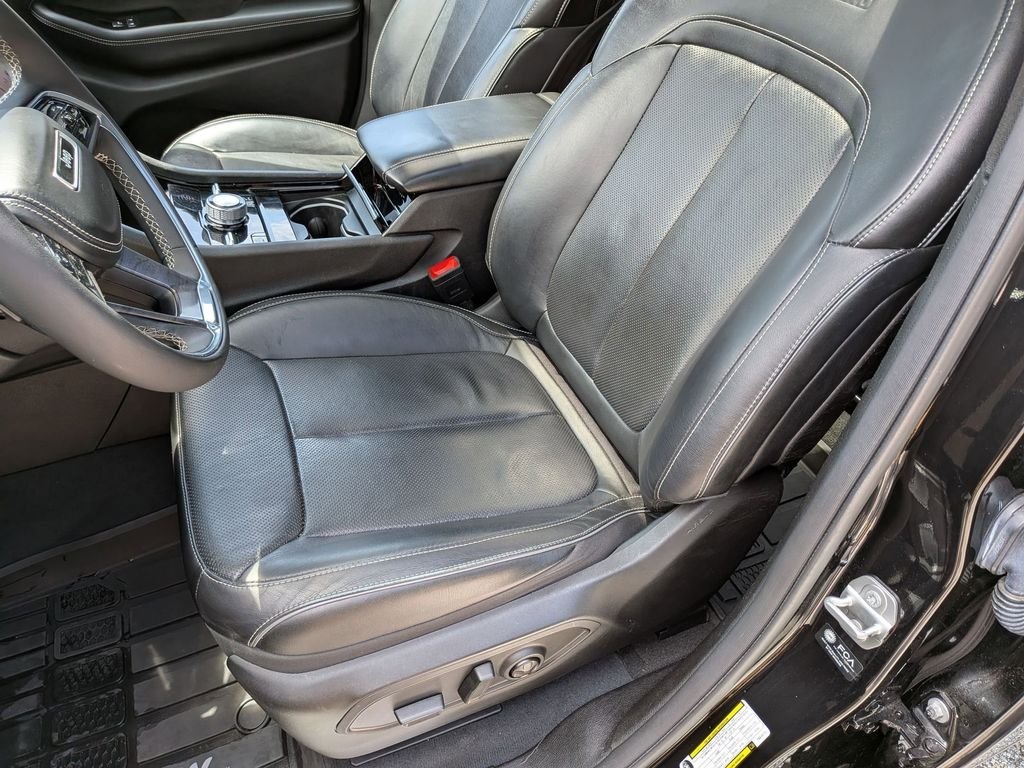 Used 2023 Black Jeep Overland image 27