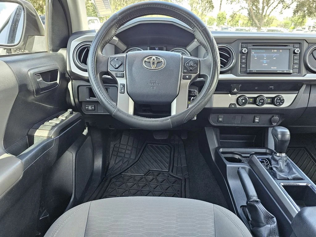 Used 2017 White Toyota SR5 image 11