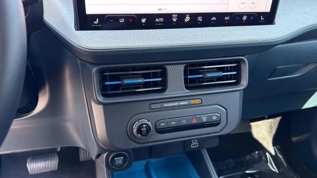 Used 2025 White Ford XLT image 31