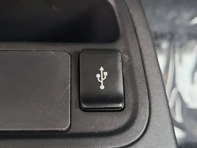 Used 2024  Mitsubishi ES image 28