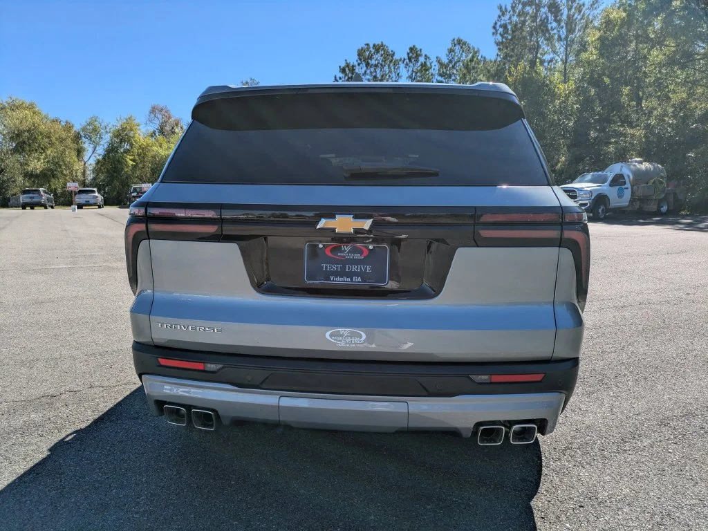 Used 2026 Gray Chevrolet LT image 5