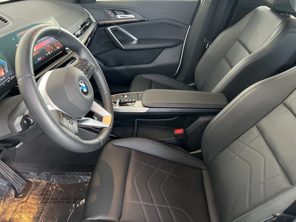 Used 2026 White BMW xDrive28i image 17