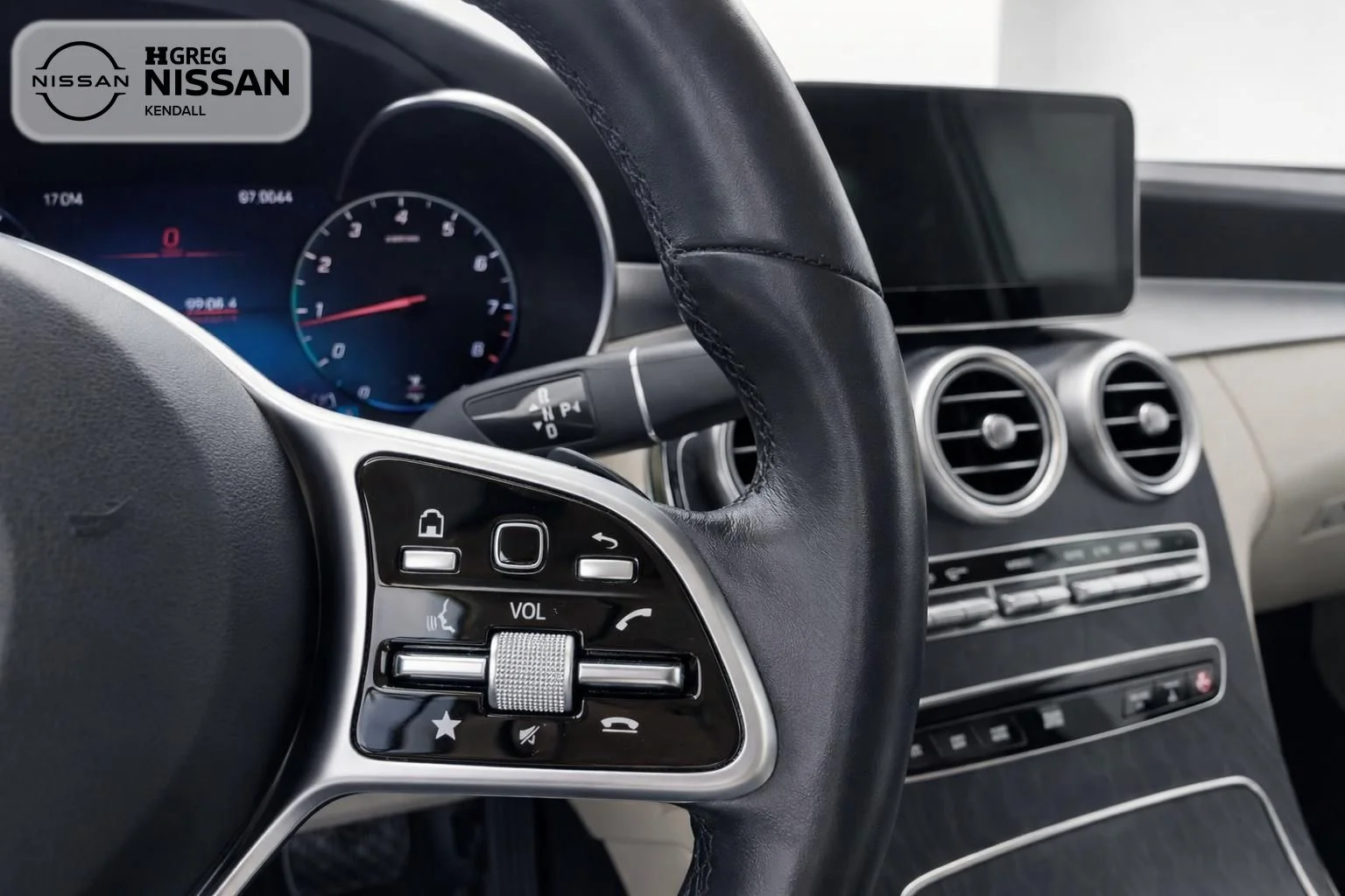 Used 2022 Black Mercedes-Benz GLC 300 image 9