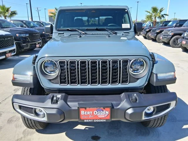 New 2026 Anvil Clear-Coat Exterior Paint Jeep Sahara image 2
