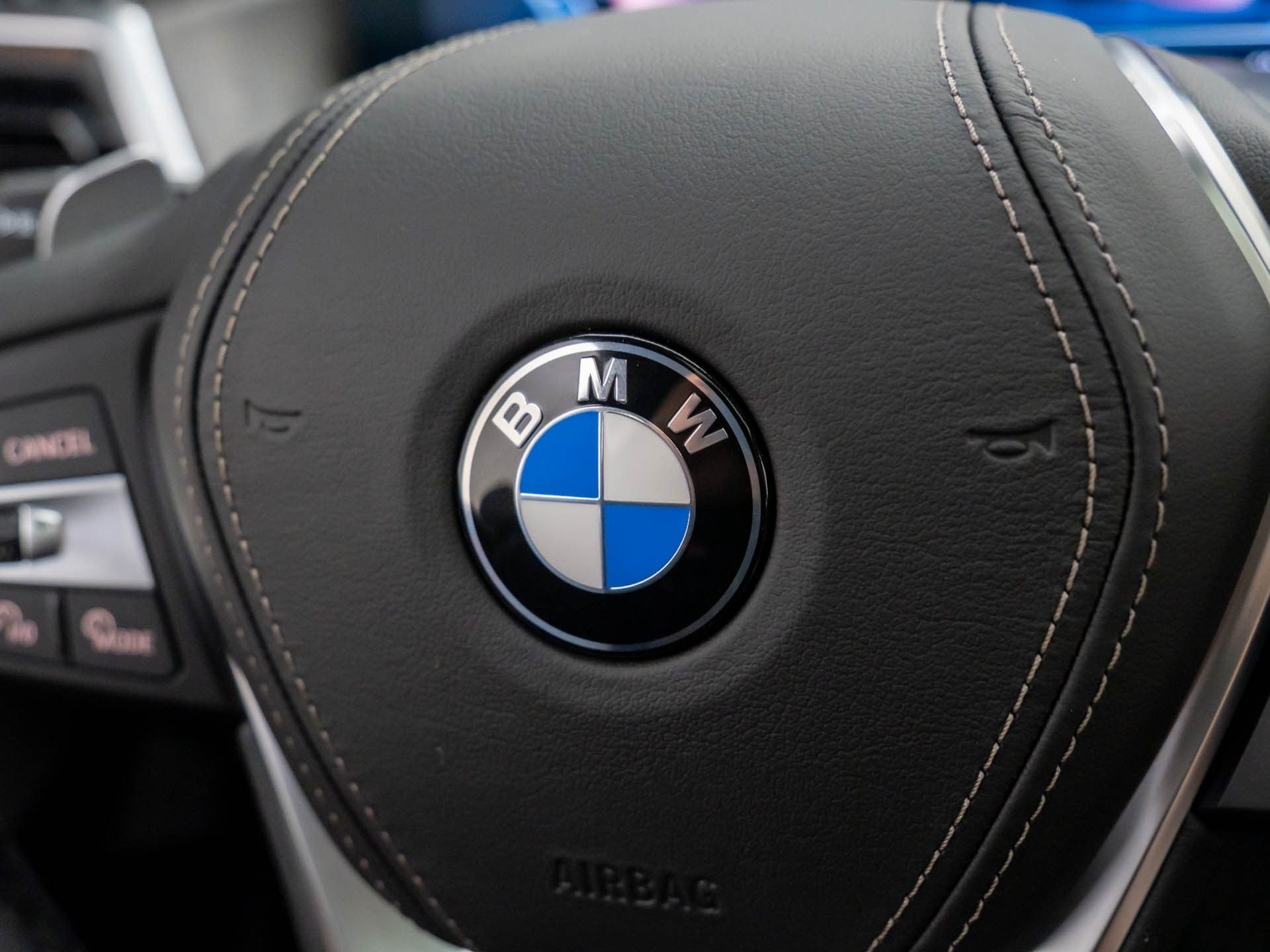 New 2026 Black Sapphire Metallic BMW xDrive40i image 25